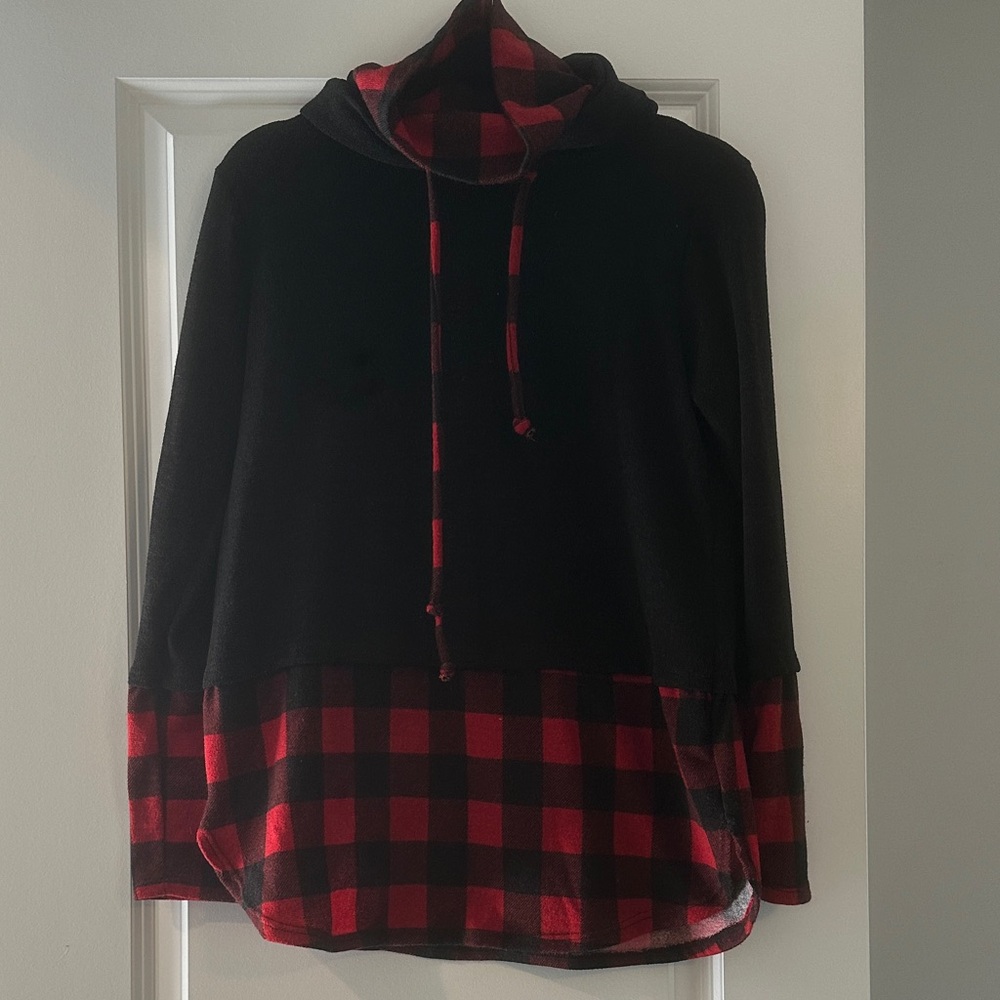 Plaid Black and Red Women’s Sweater